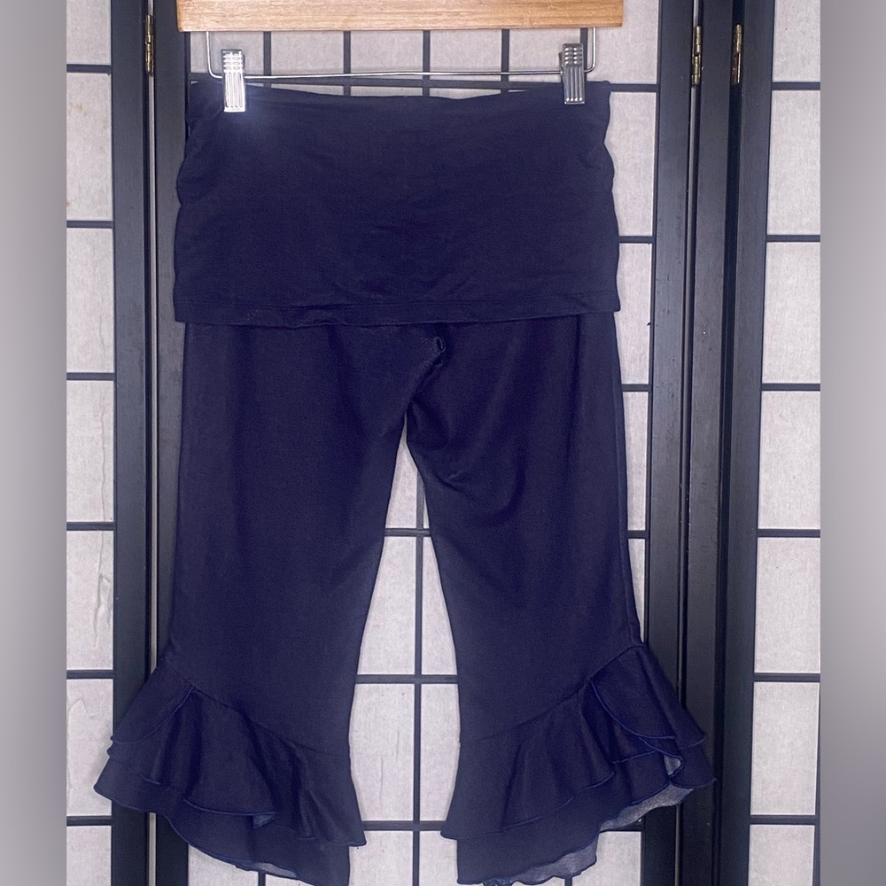 Ruffled Stretch Denim Capris - image 4